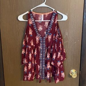 open shoulder 3/4 sleeve flowy shirt